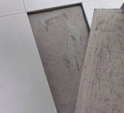 安达瓷砖空鼓维修公司分享瓷砖铺贴时如果打浆（即涂抹在瓷砖背面和基层上的砂浆或瓷砖胶）过少，会带来以下问题